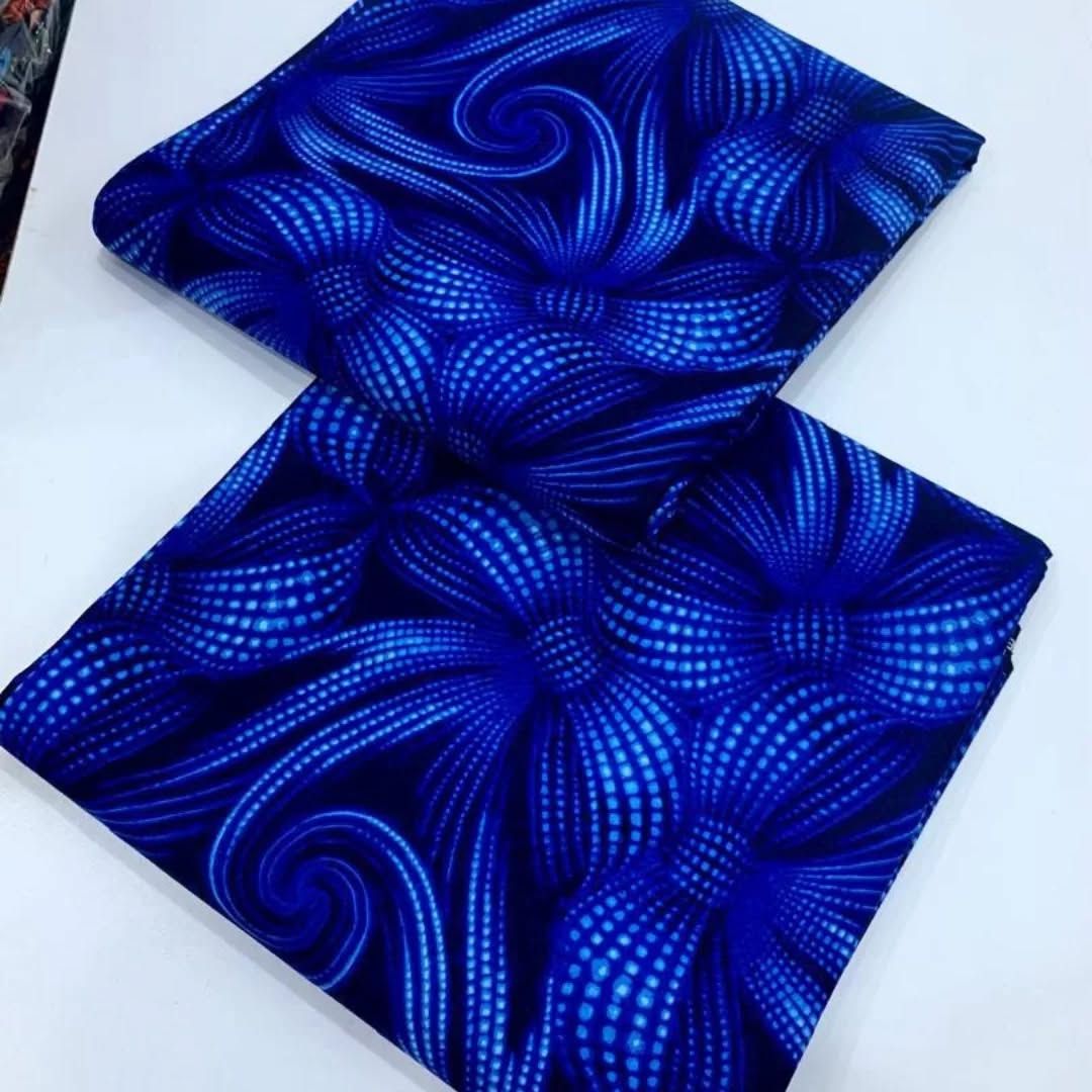 Royal blue ankara fabric.     Selling by 6-yards